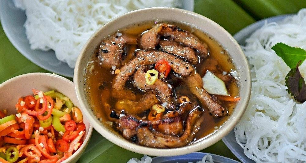 B&uacute;n chả qu&aacute;n Gầm Cầu